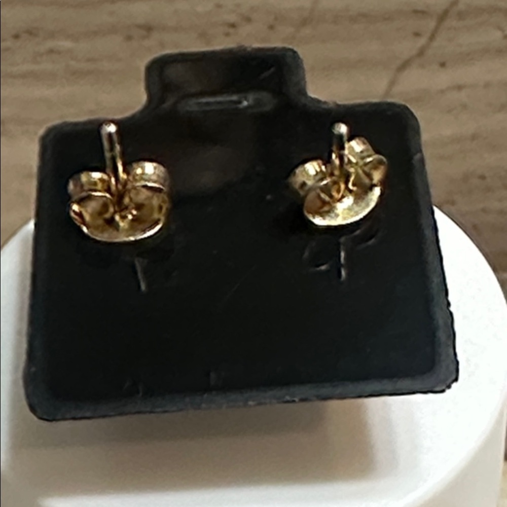 Princess-cut Stud Earrings Crystals and Gold Prongs - Picture 4 of 4